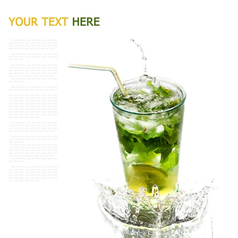 Ледяной мохито, брызги, капли воды (с образцом текста)